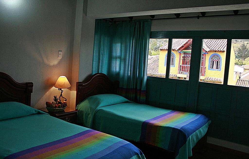Hotel Los Geranios 杜伊塔马 外观 照片