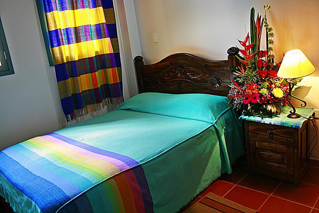 Hotel Los Geranios 杜伊塔马 外观 照片